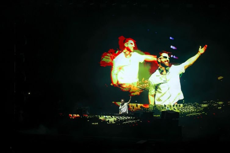 Campina Grande (PB), 14/06/2025 – O DJ Alok durante apresentação no São João de Campina Grande (PB), na Praça do Povo, centro da cidade. Foto: Tomaz Silva/Agência Brasil