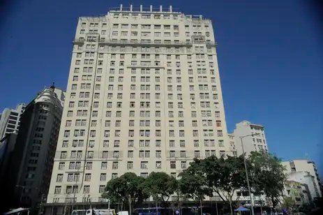 Fachada do Edifício À Noite que teve seu tombamento oficializado pelo IPHAN na semana passada. O prédio foi sede da Rádio Nacional por décadas (Tânia Rêgo/Agência Brasil)