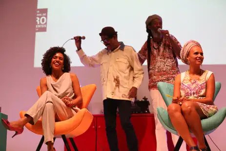 Brasília - Jornalistas da EBC, Luciana Barreto e Juliana Cézar Nunes participam de debate sobre a atual estrutura do sistema de comunicação brasileiro, no Festival Latinidades  (Wilson Dias/Agência Brasil)