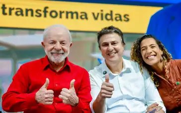 Rio de Janeiro (RJ), 15/10/2025 - Presidente da República, Luiz Inácio Lula da Silva, ao lado do ministro da Educação, Camilo Santana e da ministra da Igualdade Racial, Anielle Franco, durante a cerimônia de comemoração pelo Dia dos Professores e de anúncios relativos ao Programa Mais Professores para o Brasil. Foto: Ricardo Stuckert/PR