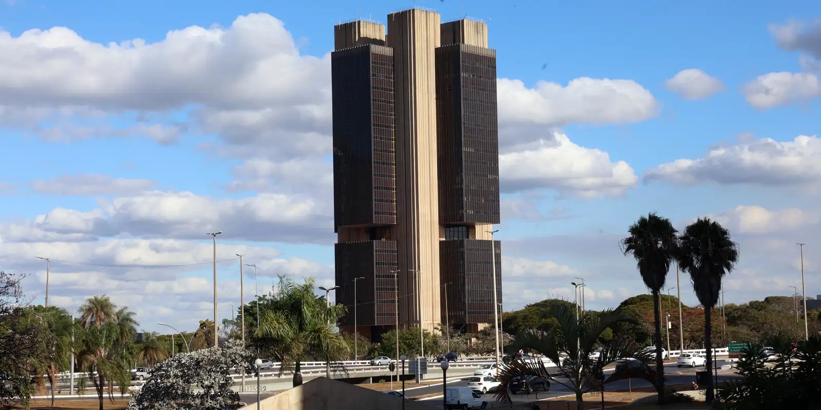 Mercado reduz novamente previsão da Selic para o fim do ano