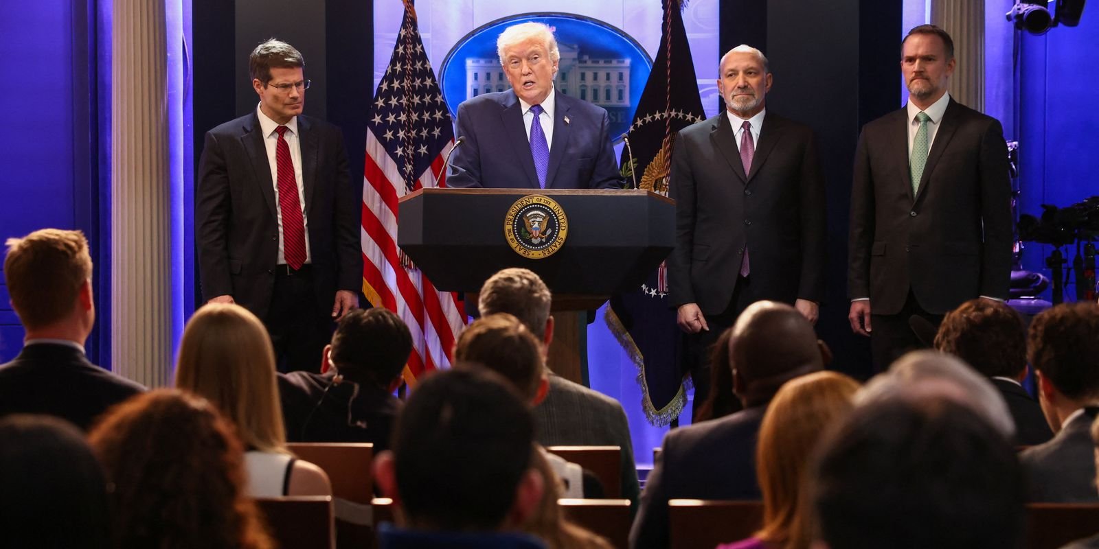 Donald Trump diz que EUA cortarão todo o comércio com a Espanha