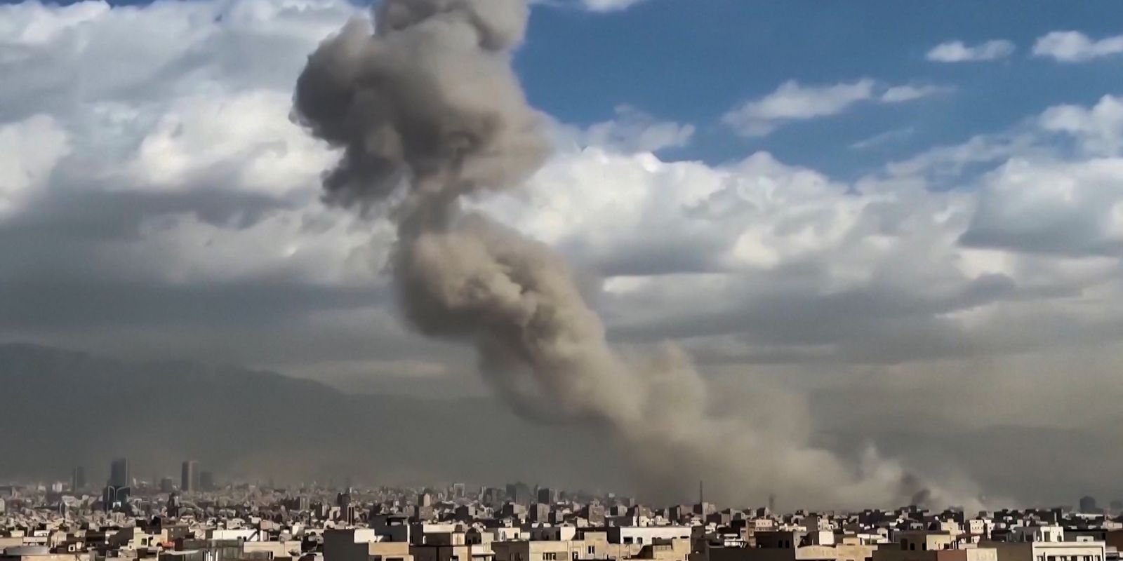 Ataque ao Irã é por petróleo e controle da região, dizem especialistas