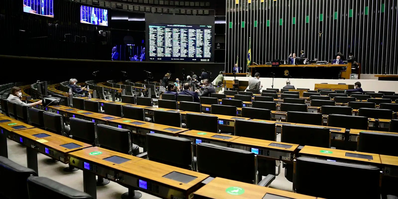 Agenda: Câmara discute PEC da Segurança e Senado ouve CPI do INSS