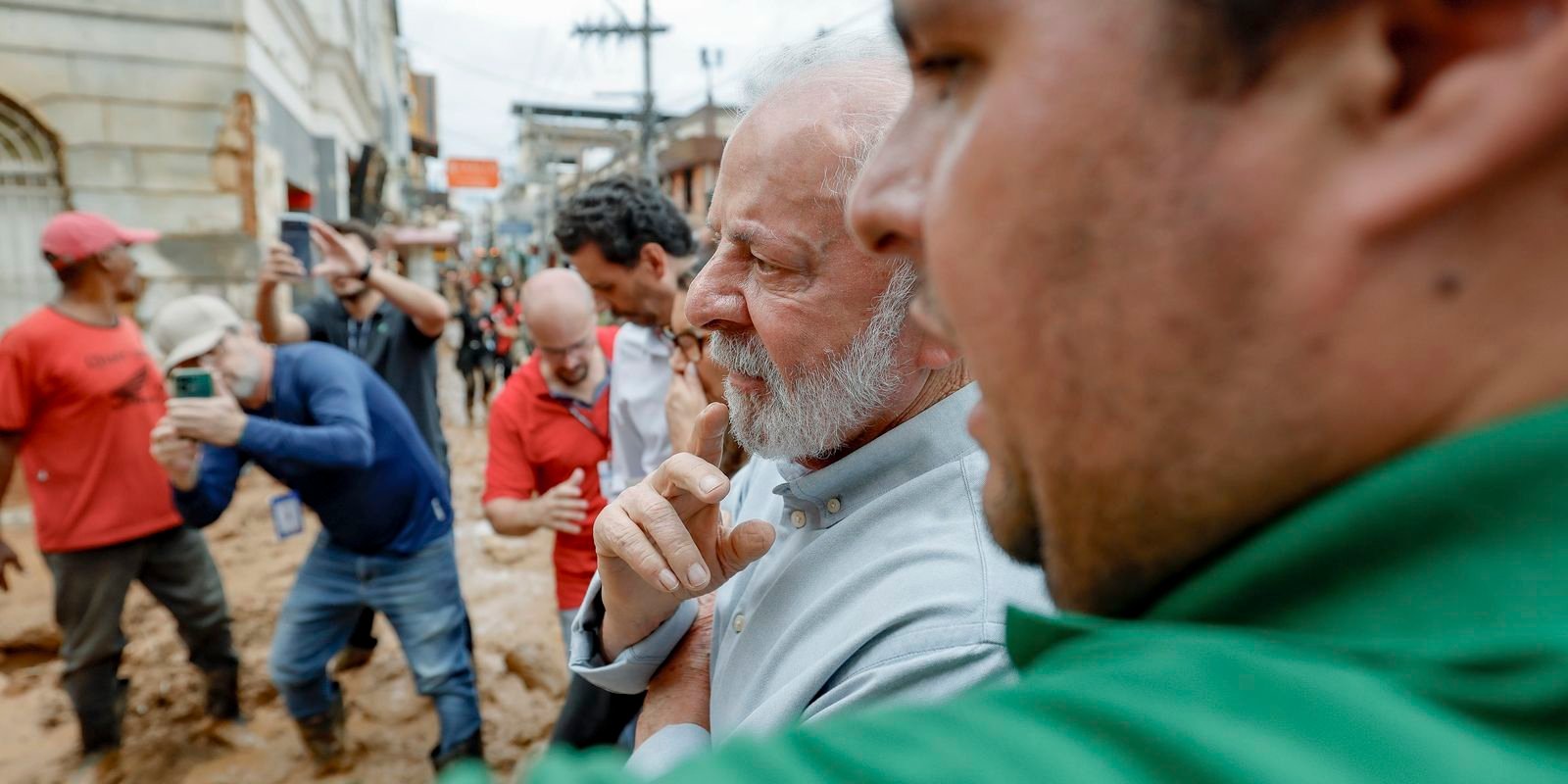 Lula anuncia modelo habitacional para vítimas das chuvas em MG