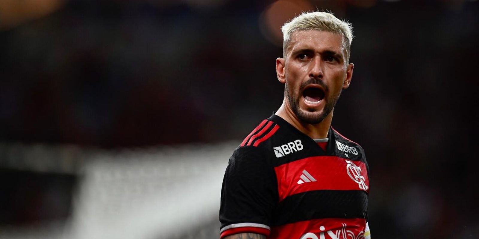 Arrascaeta fratura a clavícula e pode ficar fora da Copa do Mundo