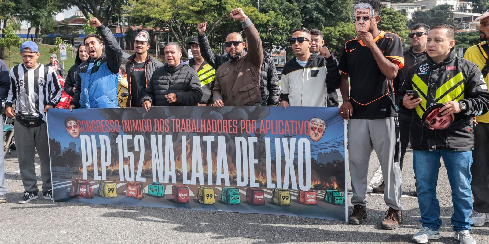 Motoristas e entregadores por app protestam contra PL que regula setor