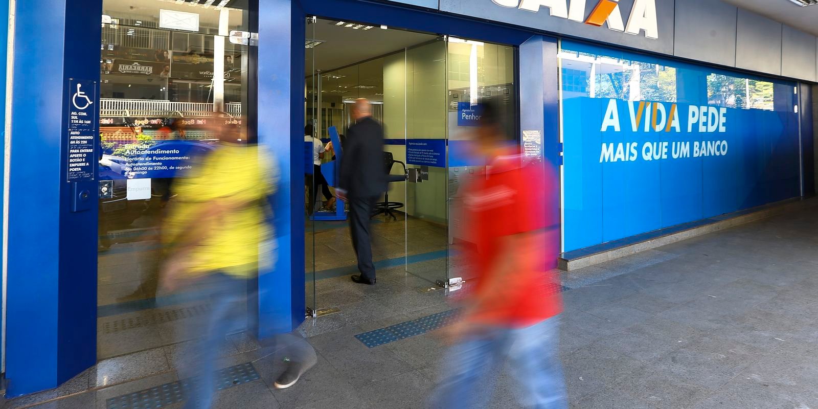 Agências bancárias estarão fechadas durante feriado de 1º de Maio