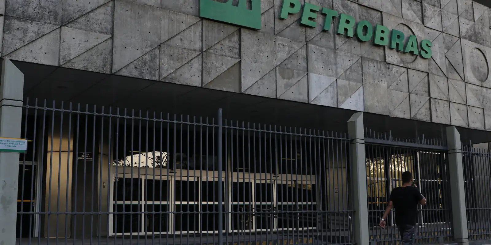 Petrobras bate recorde de produção de petróleo e gás no 1º trimestre