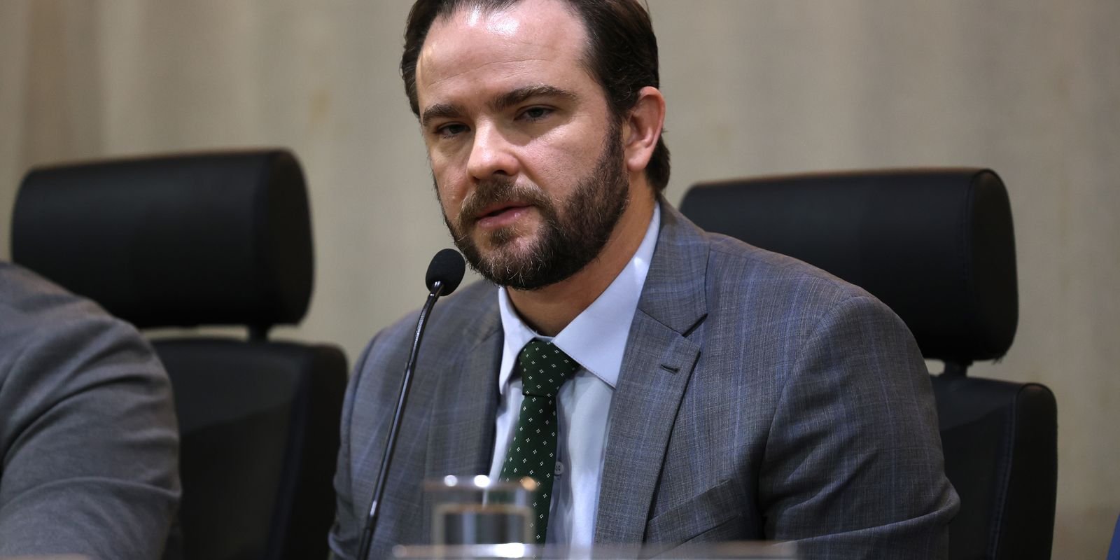 Classificar facções como terroristas gera risco ao pix, diz Durigan