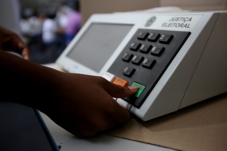 Retrospectiva: deputados aprovaram minirreforma eleitoral no primeiro semestre deste ano
