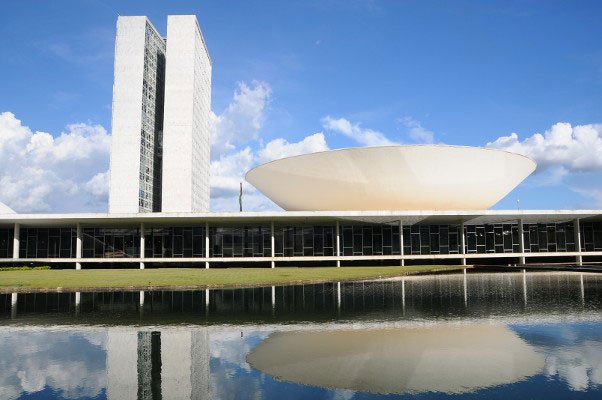 Campanhas eleitorais movimentam recursos de fundos públicos e de pessoas físicas