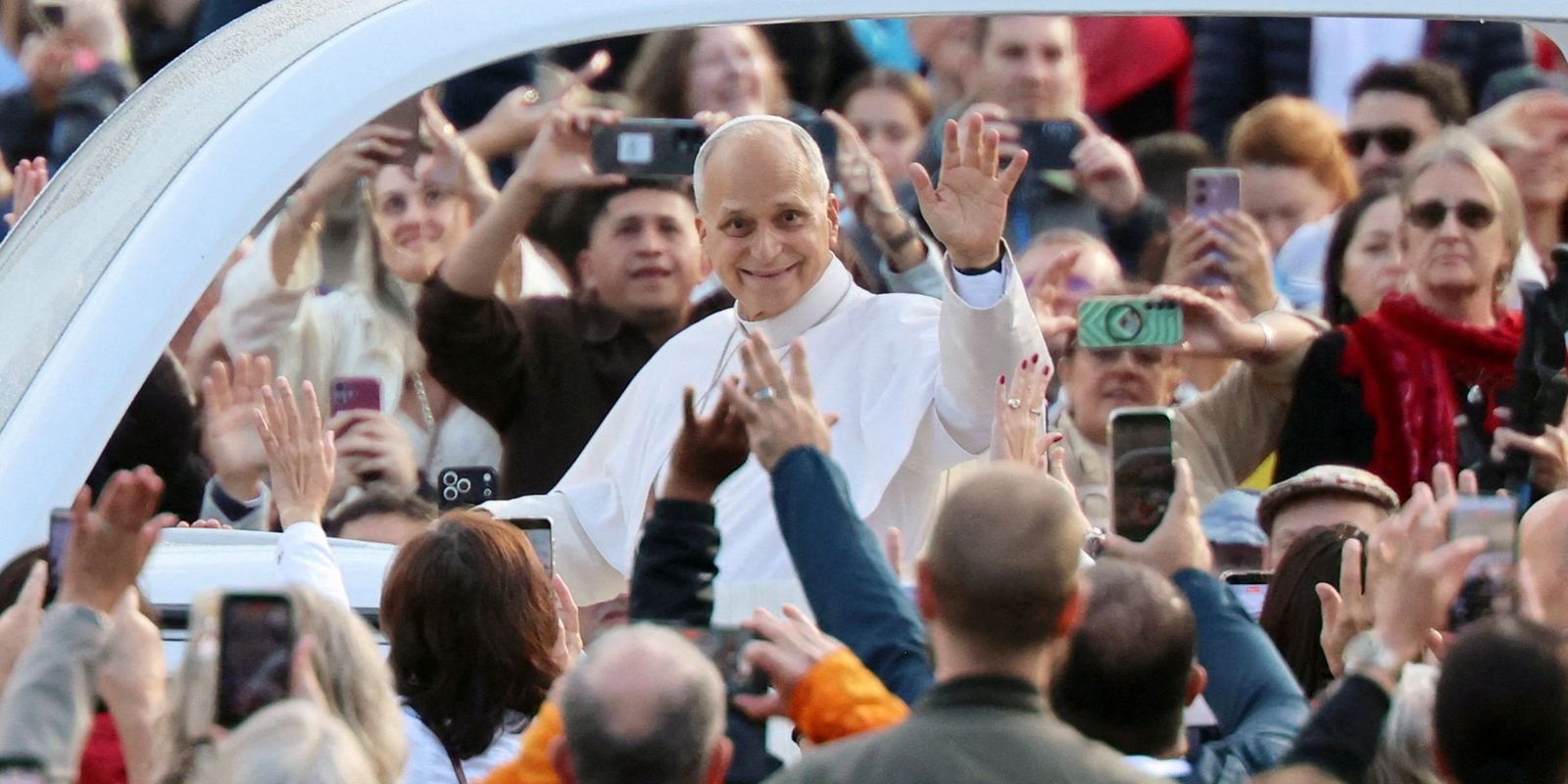 Papa Leão XIV realiza primeira audiência no Vaticano após cirurgia