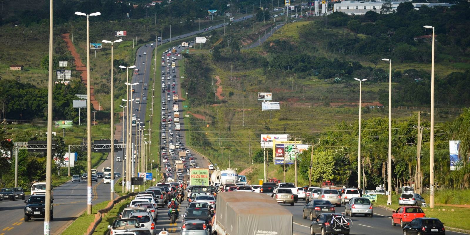Feriado terá movimento intenso nas estradas e aeroportos brasileiros