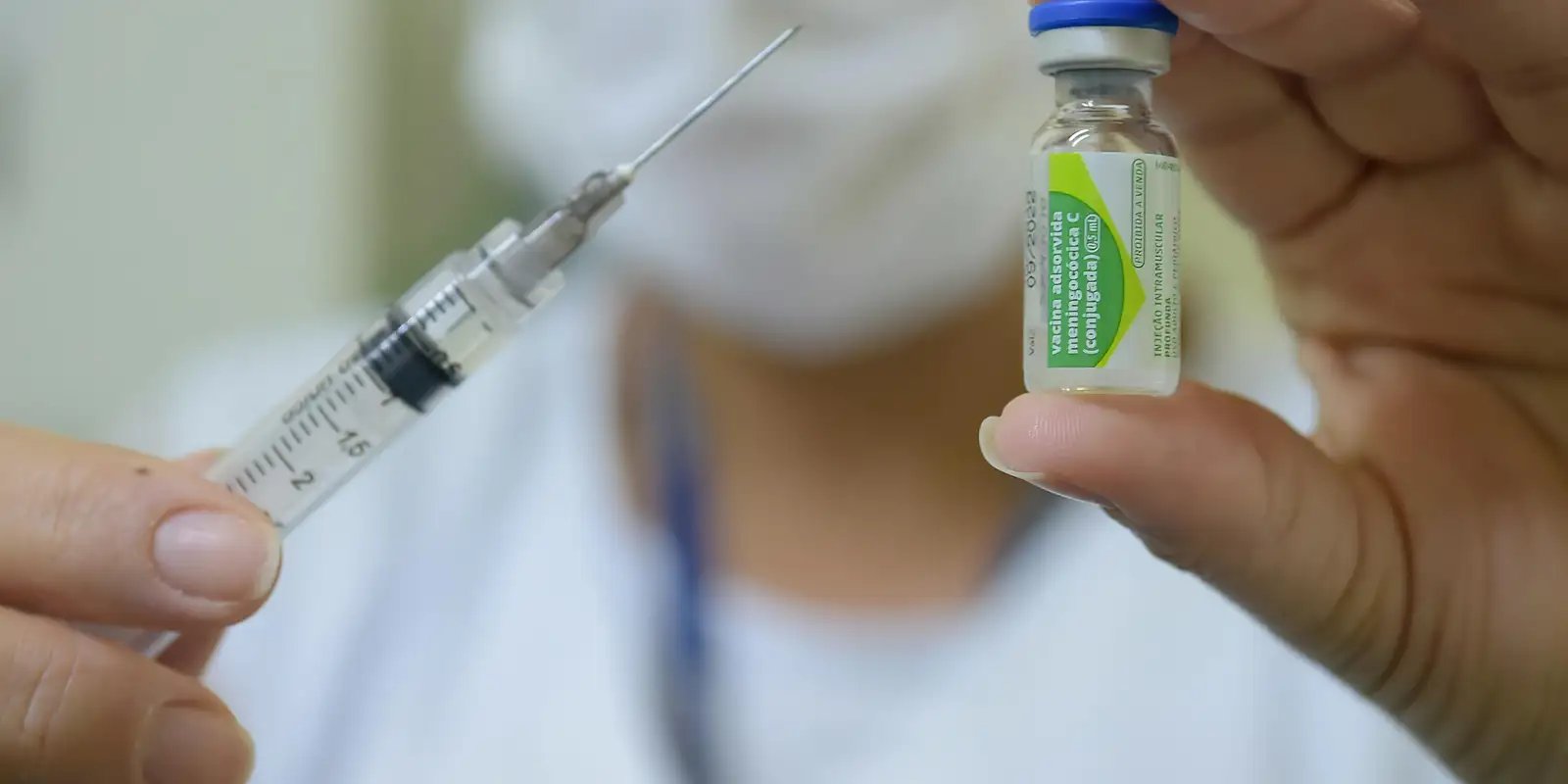 Rio amplia vacinação contra meningite para pessoas de até 59 anos